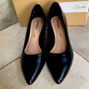 Clarks Linvale Jerica Black Leather Pumps